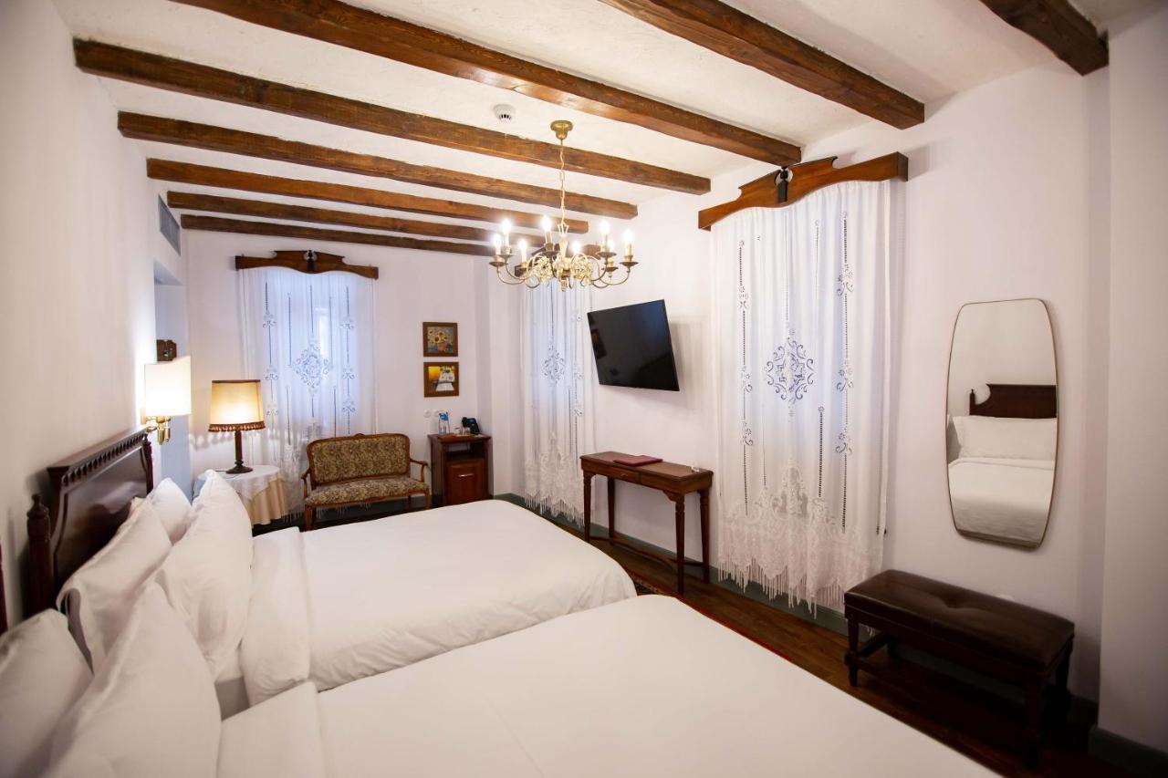Vila Ebel Hotel Pool & Spa Korce Eksteriør billede